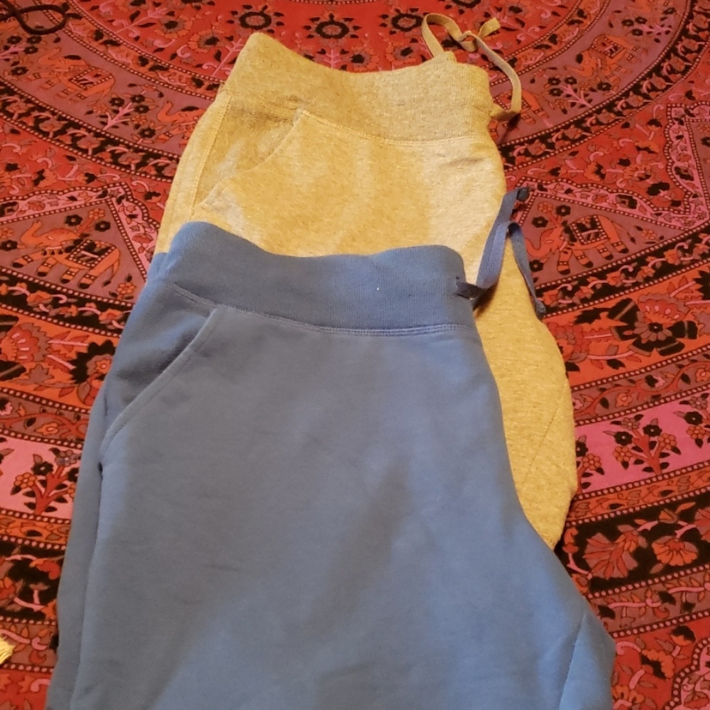 2 Pairs of shorts